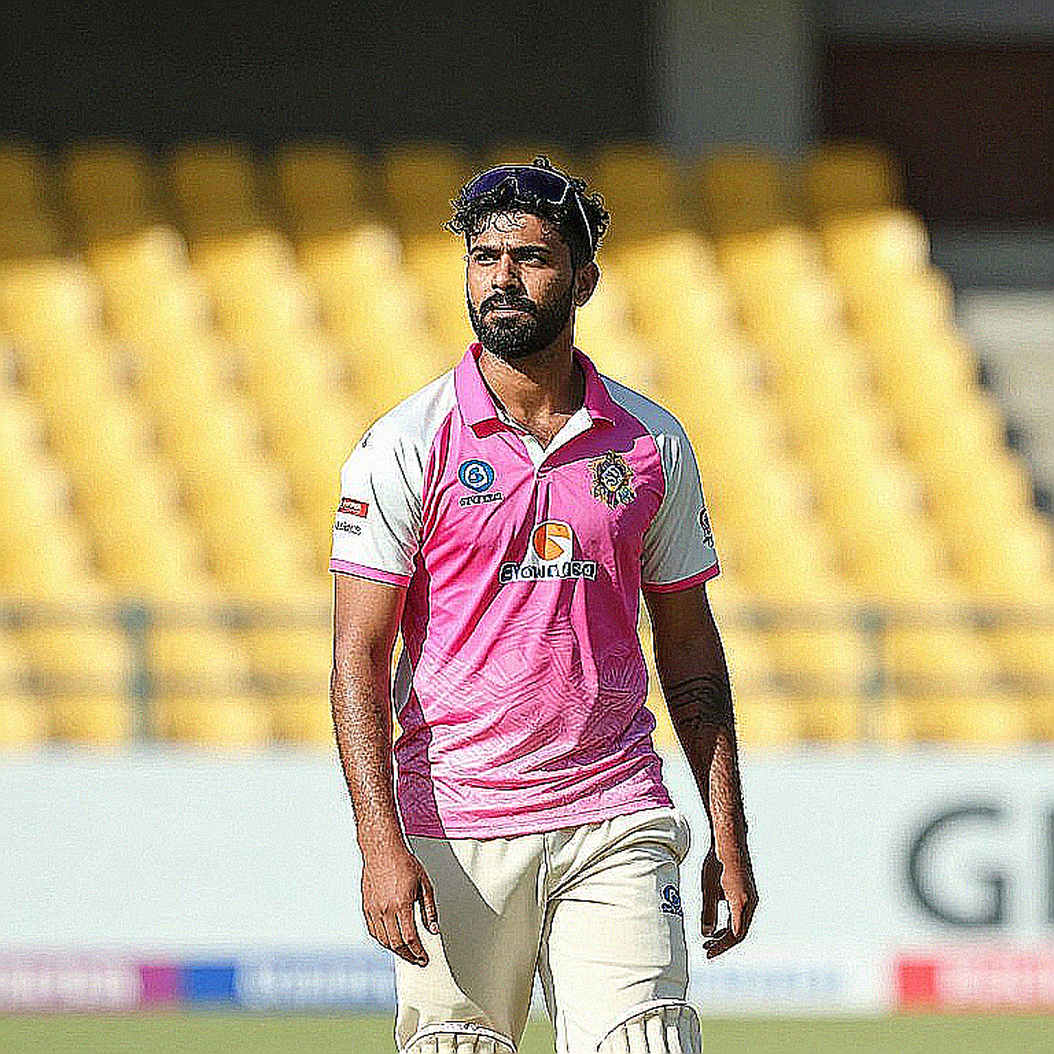 ৭৮তম ওভার: মোমিনুলের কনকাশন যে প্রশ্নটা তৈরি করে, আর যে প্রশ্নটা সবাই করছে